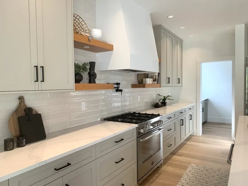 Traditional Shaker cabinets